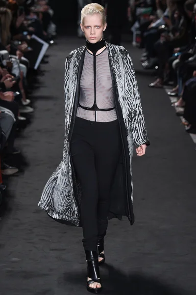 Look 9